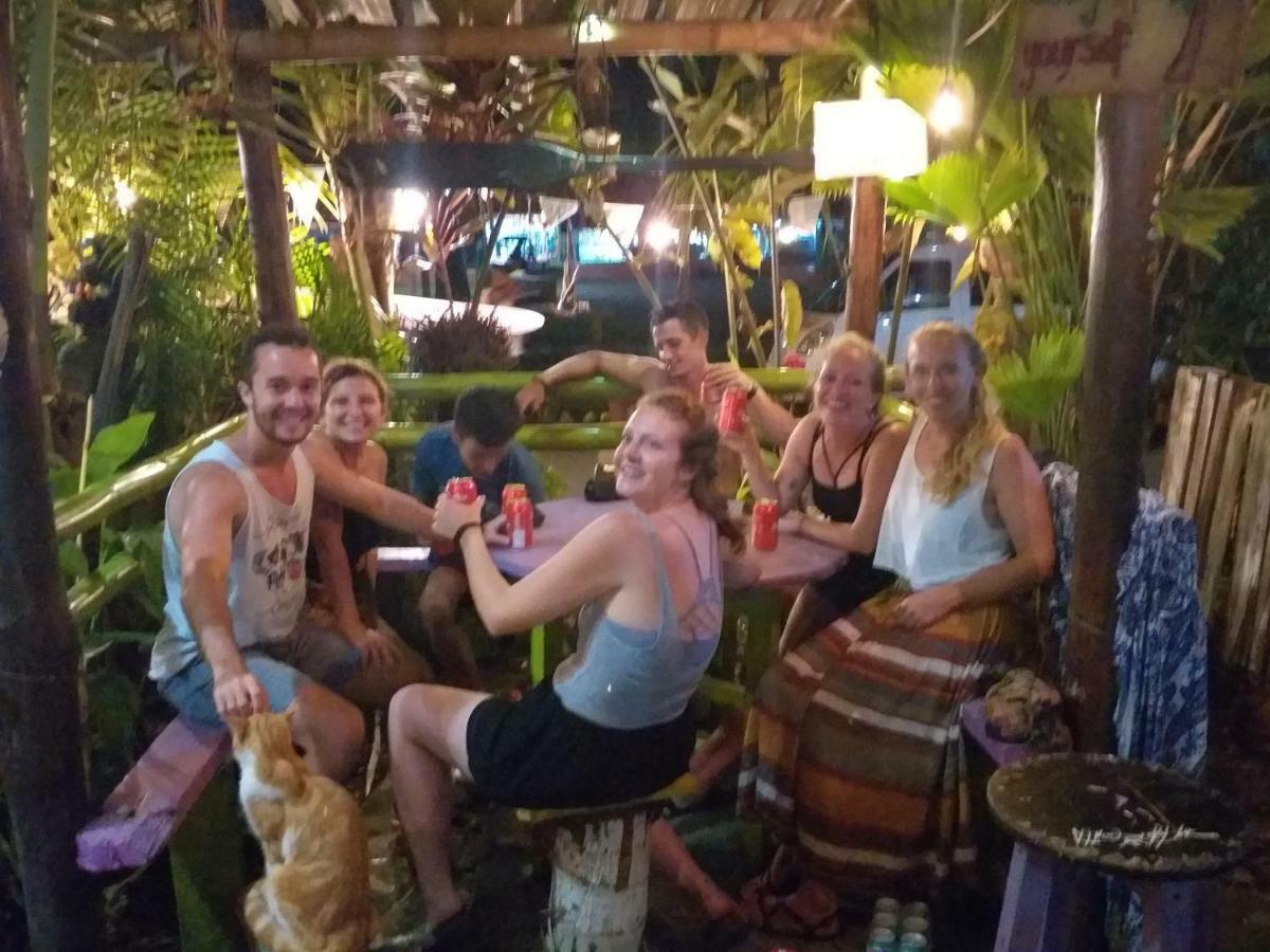Coconut Hostel Bocas Town Exterior foto